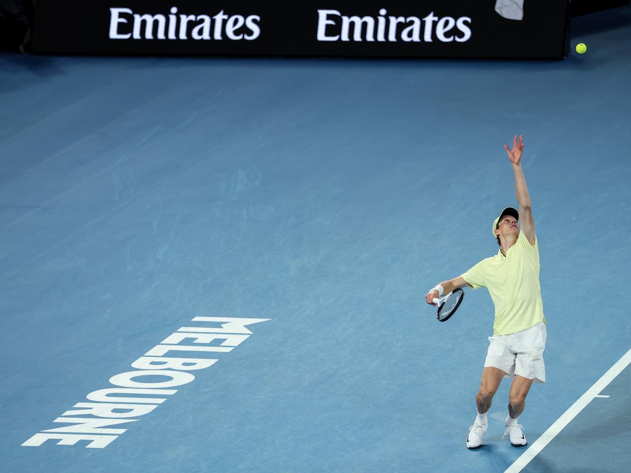 关于法国网球队鏖战澳大利亚网球队，兹维列夫关键制胜的信息