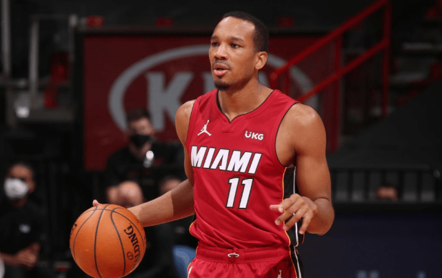 猛龙险胜热火，布拉德利送出助攻