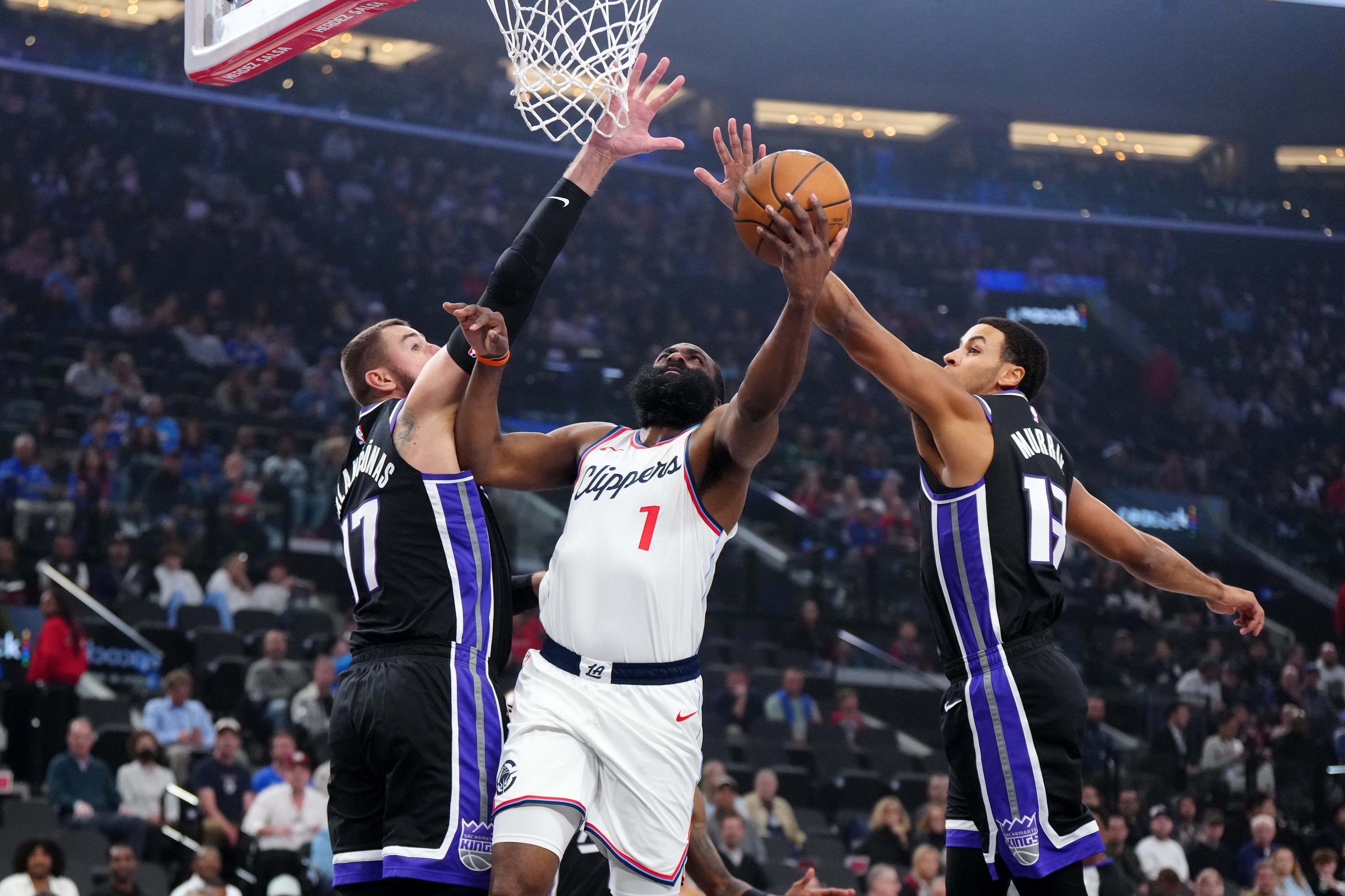 快船碾压马刺,字母哥统治全场 快船碾压马刺,字母哥统治全场