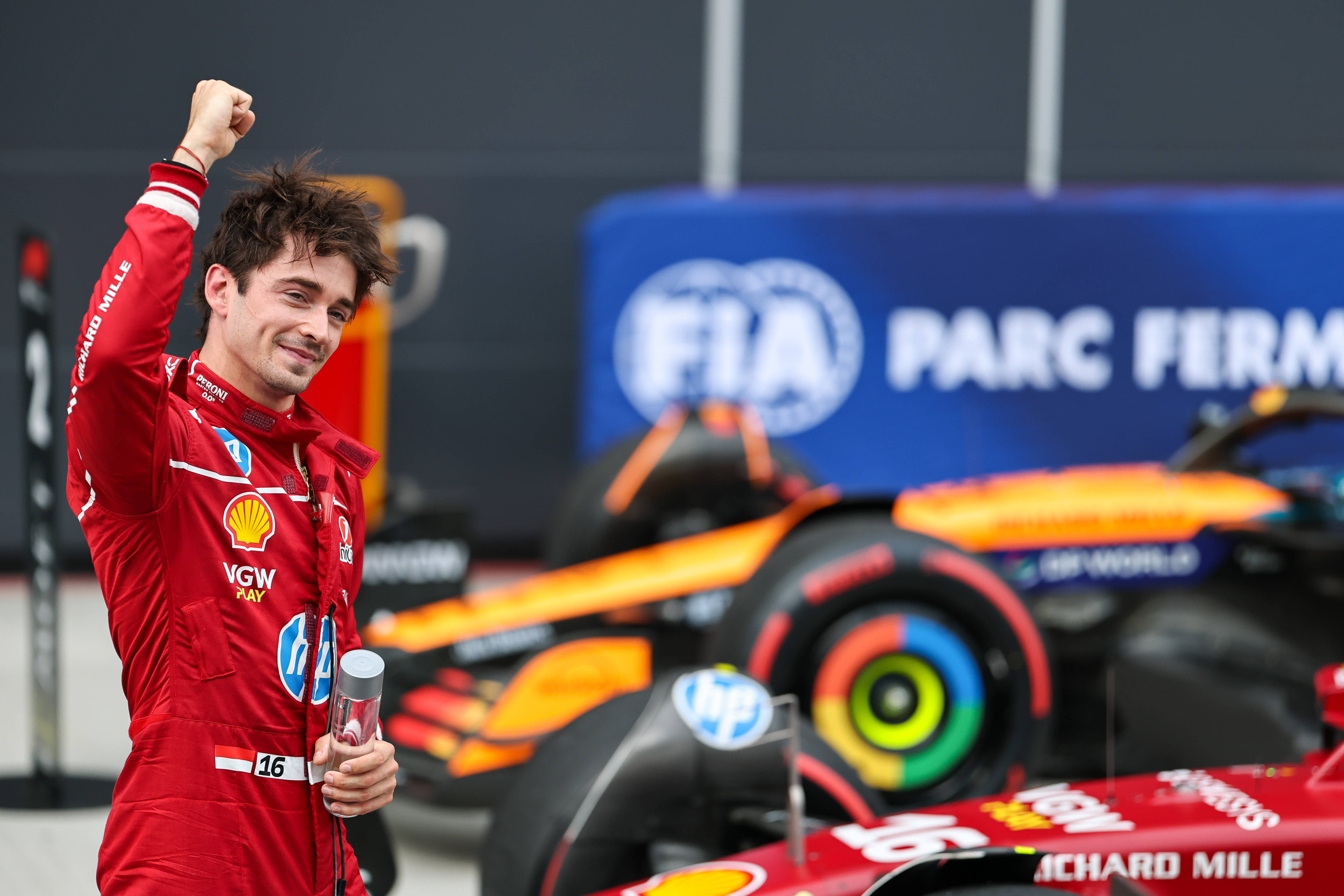 法拉利翻盘雷诺车队,勒克莱尔带队取胜 法拉利翻盘雷诺车队,勒克莱尔带队取胜