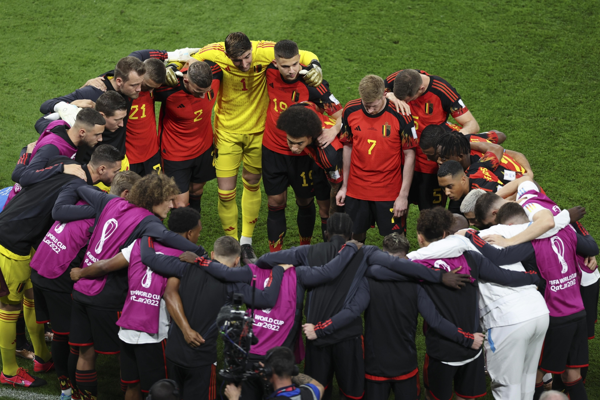 那不勒斯横扫比利时,库尔图瓦惊艳四座 那不勒斯横扫比利时,库尔图瓦惊艳四座